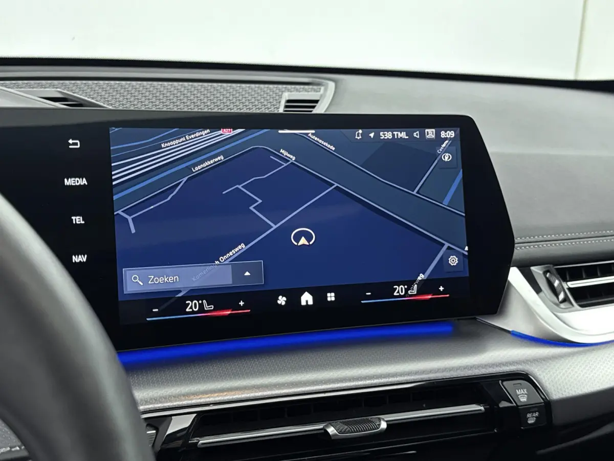 xDrive25e | M-pakket | PANO | Head-up display | 360 Camera | Lane Assist | Blindspot | Stoelverwarming | Lederen bekleding | Keyless | Carplay |