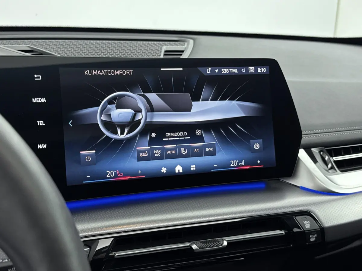 xDrive25e | M-pakket | PANO | Head-up display | 360 Camera | Lane Assist | Blindspot | Stoelverwarming | Lederen bekleding | Keyless | Carplay |