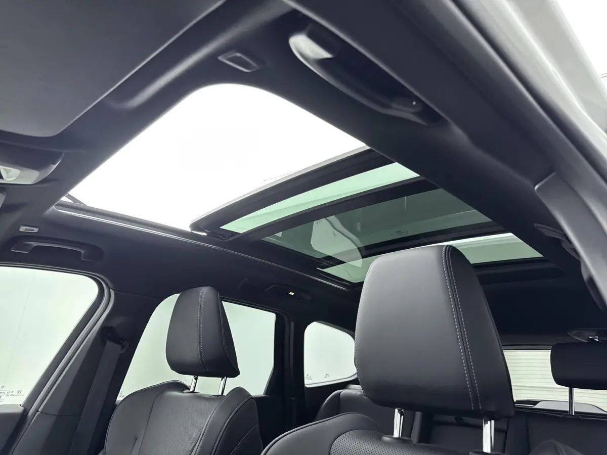 xDrive25e | M-pakket | PANO | Head-up display | 360 Camera | Lane Assist | Blindspot | Stoelverwarming | Lederen bekleding | Keyless | Carplay |
