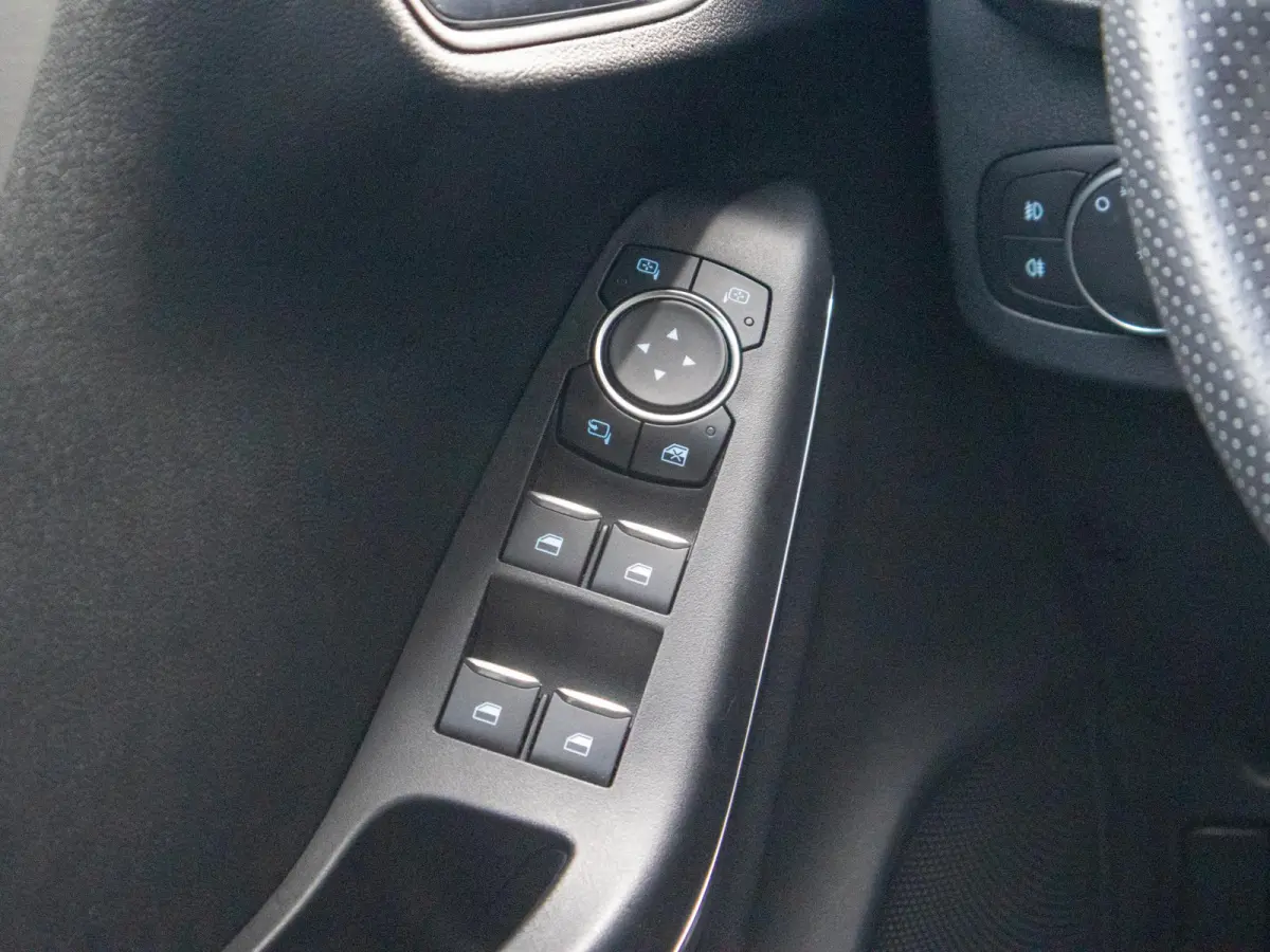 1.0 EcoBoost Titanium X LED ST line Virtual cockpit