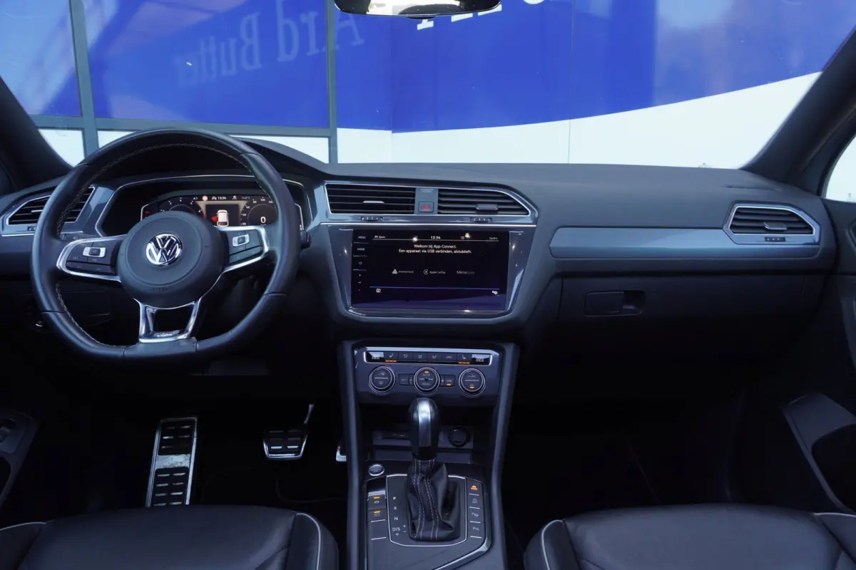 1.5 TSI Highline Business 3X R Line+Volleder+PANODAK+CAMERA +STOEL-VERW+ELEK-TREKHAAK+