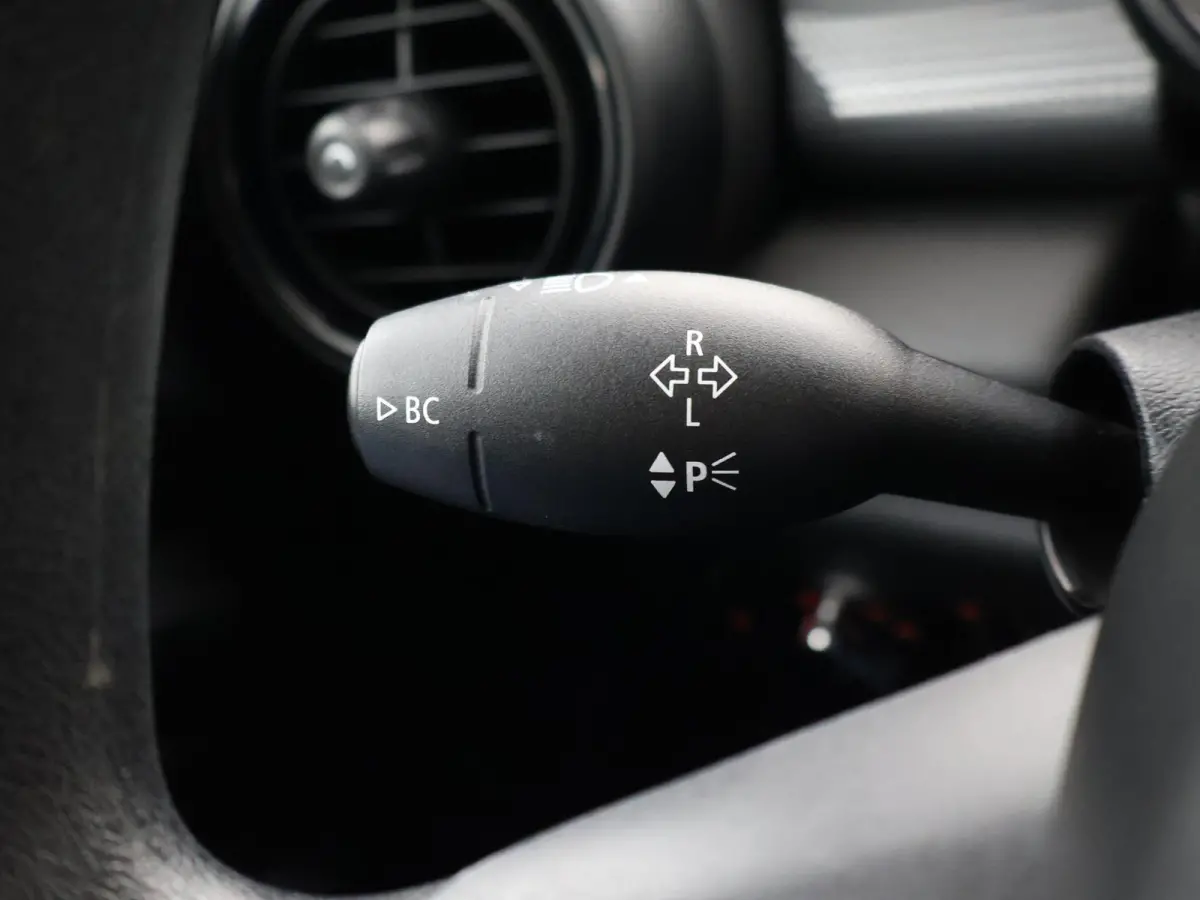 1.5 136 PK COOPER TWO-TONE *BLAZING RED* + CLIMATE CONTROL | LMV