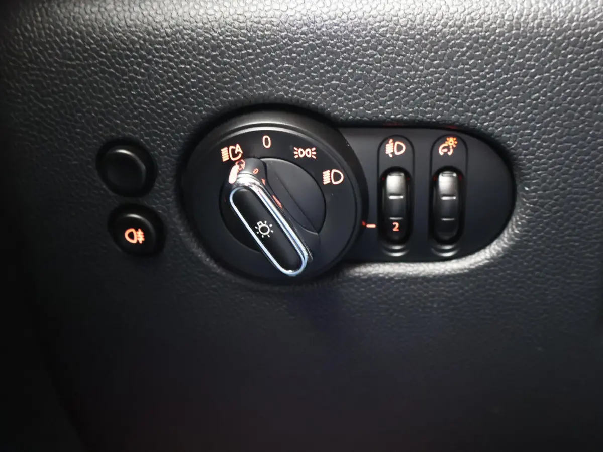 1.5 136 PK COOPER TWO-TONE *BLAZING RED* + CLIMATE CONTROL | LMV