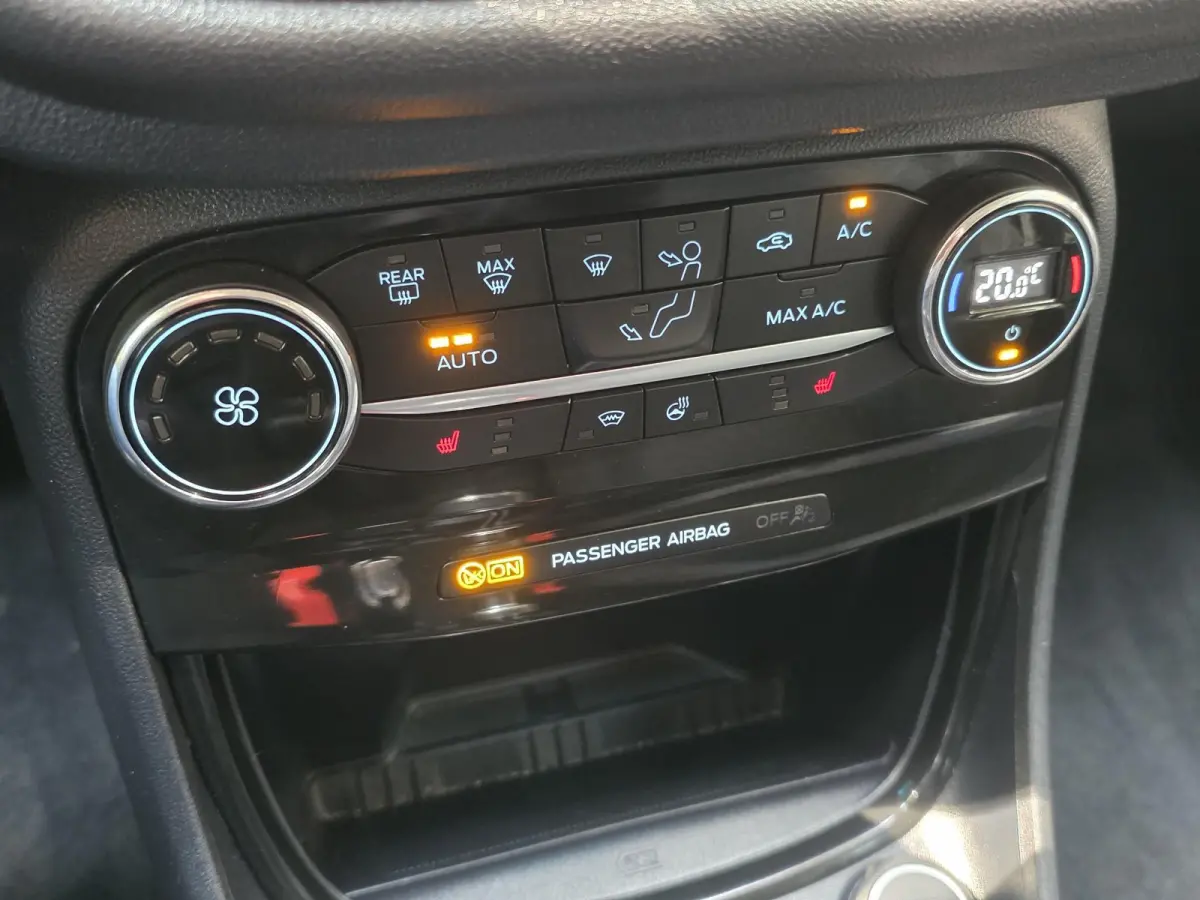 1.0 EcoBoost Titanium X | Navigatie | Cruise Control | Stoel + Voorruit + Stuurverwarming | Licht metalen velgen