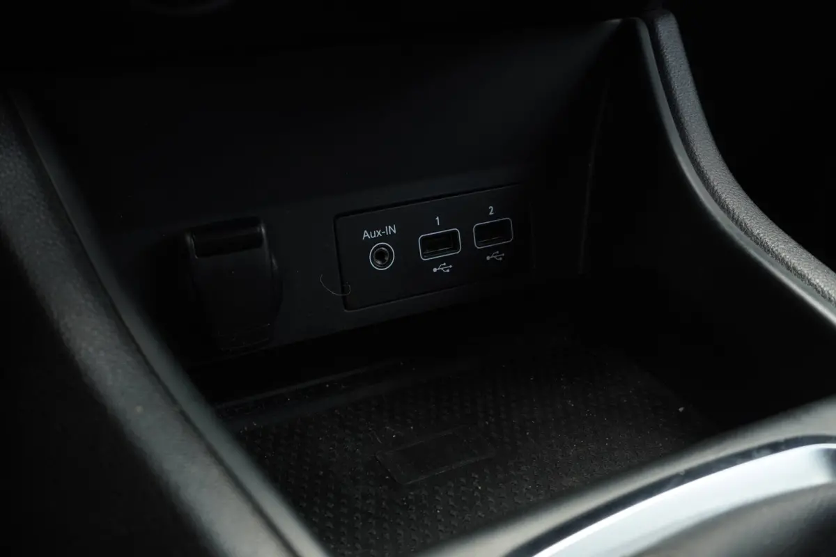1.0 TCe 100 Bi-Fuel Business Navi+Led+ecc+17"lmv= ORIG/LPG G3 = SUPER PRIJS+GOEDKOOP RIJDEN !!