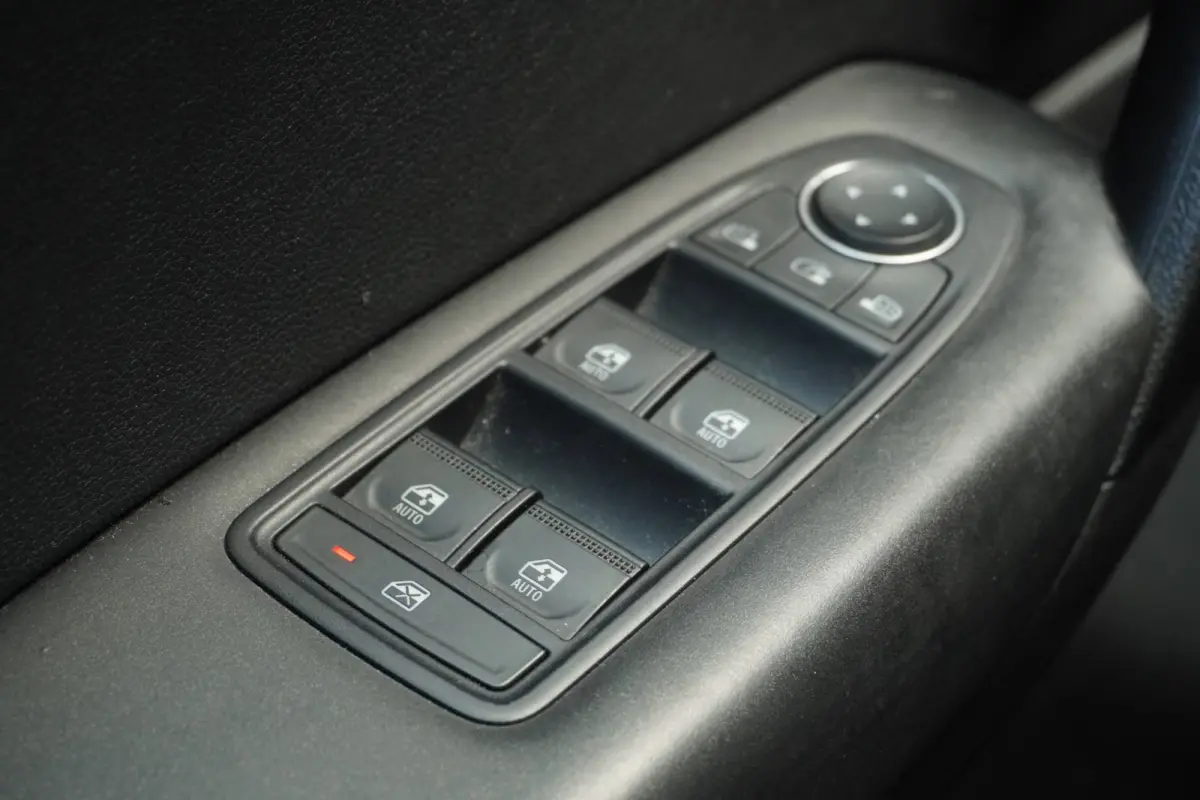 1.0 TCe 100 Bi-Fuel Business Navi+Led+ecc+17"lmv= ORIG/LPG G3 = SUPER PRIJS+GOEDKOOP RIJDEN !!