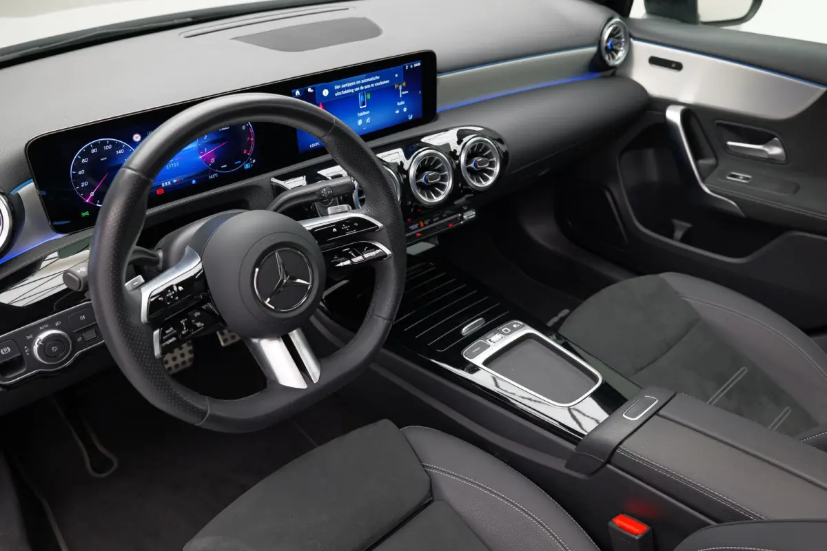 A200 AMG Line |Pano|AlpineGrau|Ambient|
