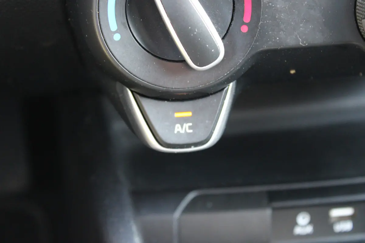1.0 T-GDi DynamicLine//Camera//Carplay!!