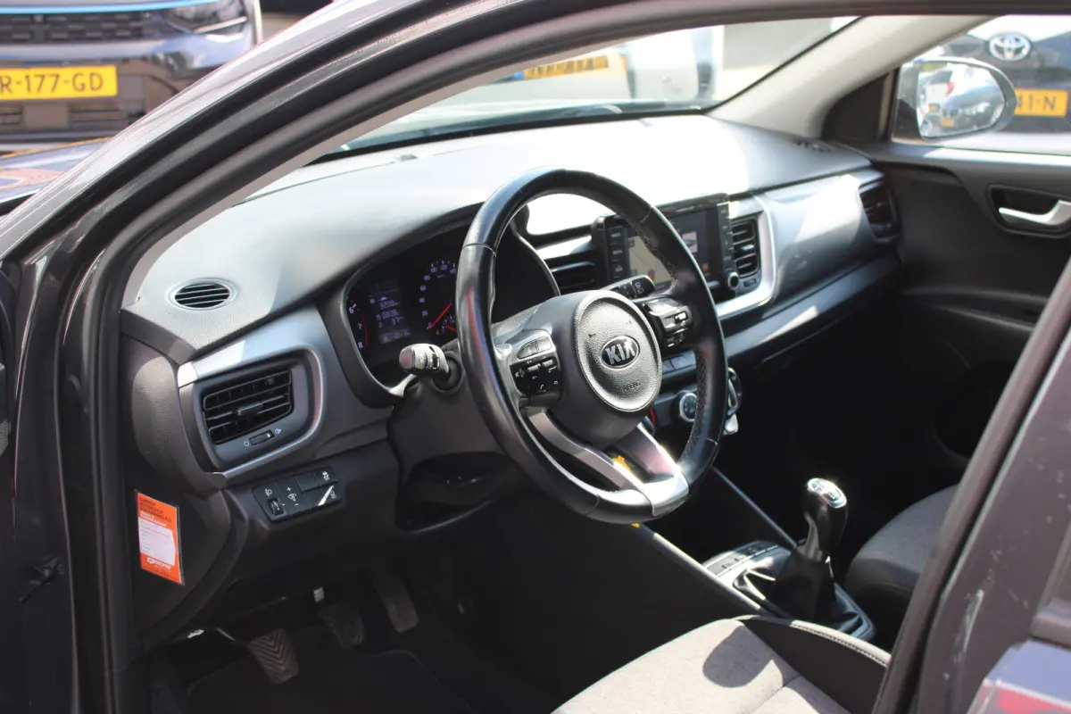 1.0 T-GDi DynamicLine//Camera//Carplay!!