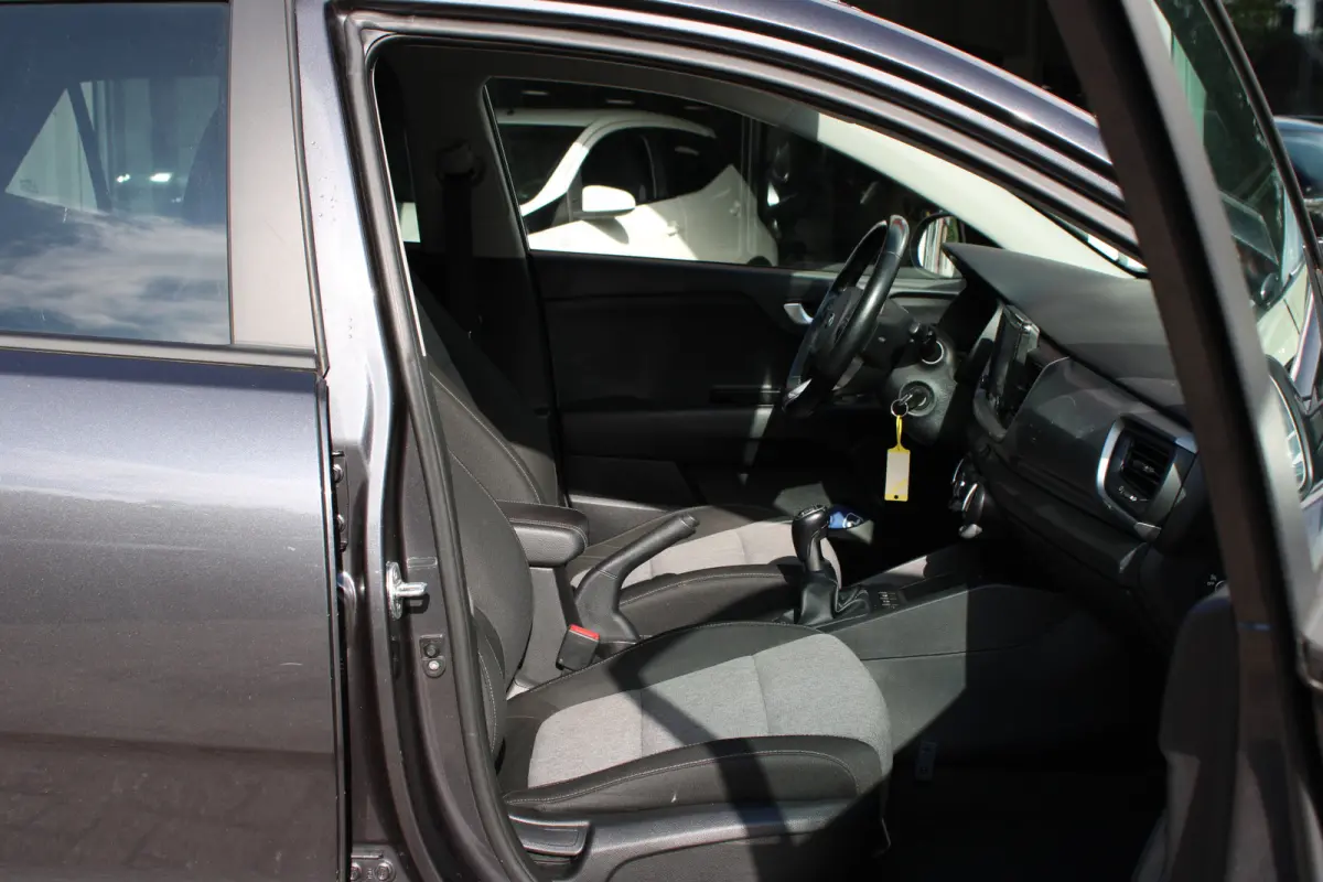 1.0 T-GDi DynamicLine//Camera//Carplay!!