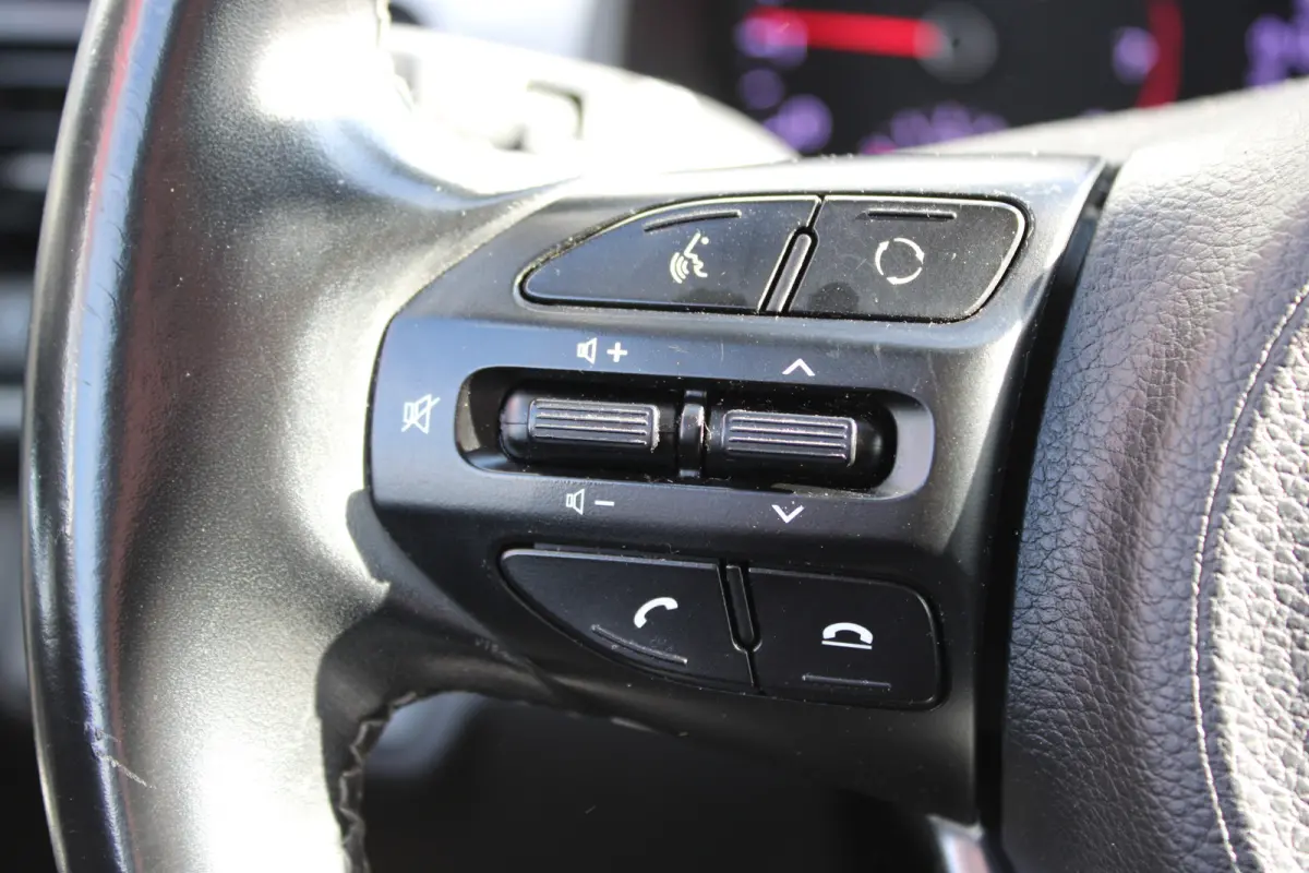 1.0 T-GDi DynamicLine//Camera//Carplay!!