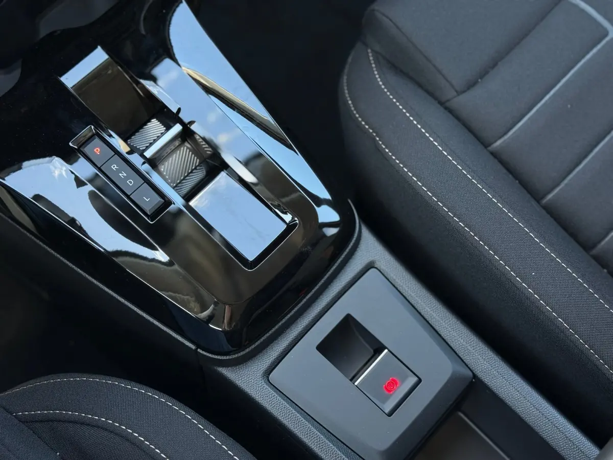 1.2 Hybrid 145pk Plus 8 Jaar garantie | Achteruitrijcamera | Cruise control | Airco | Apple carplay & Android auto