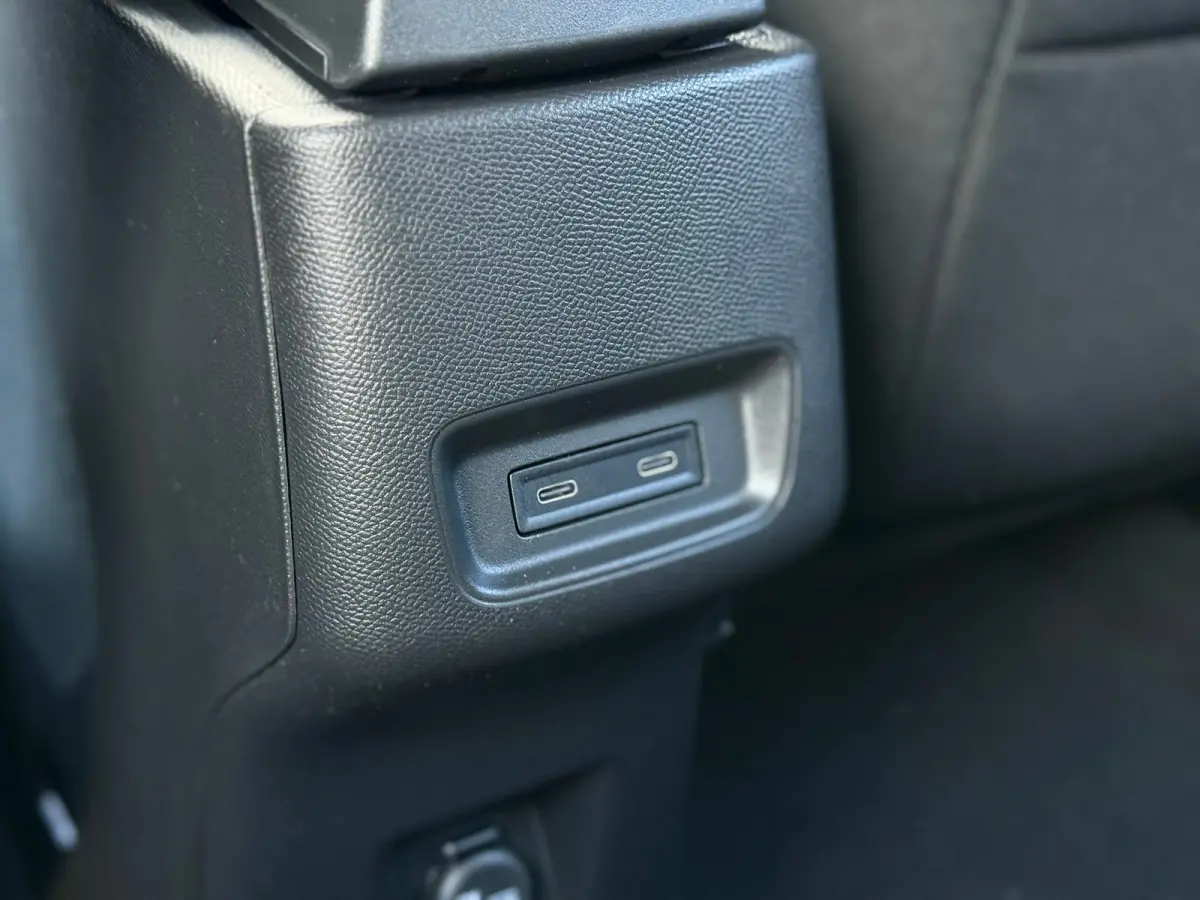 1.2 Hybrid 145pk Plus 8 Jaar garantie | Achteruitrijcamera | Cruise control | Airco | Apple carplay & Android auto