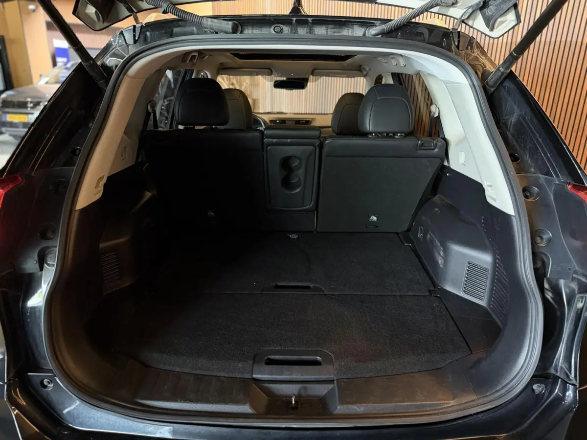 1.3 DIG-T N-Tec PANO,TREKH,19'',BOSEElecStoel
