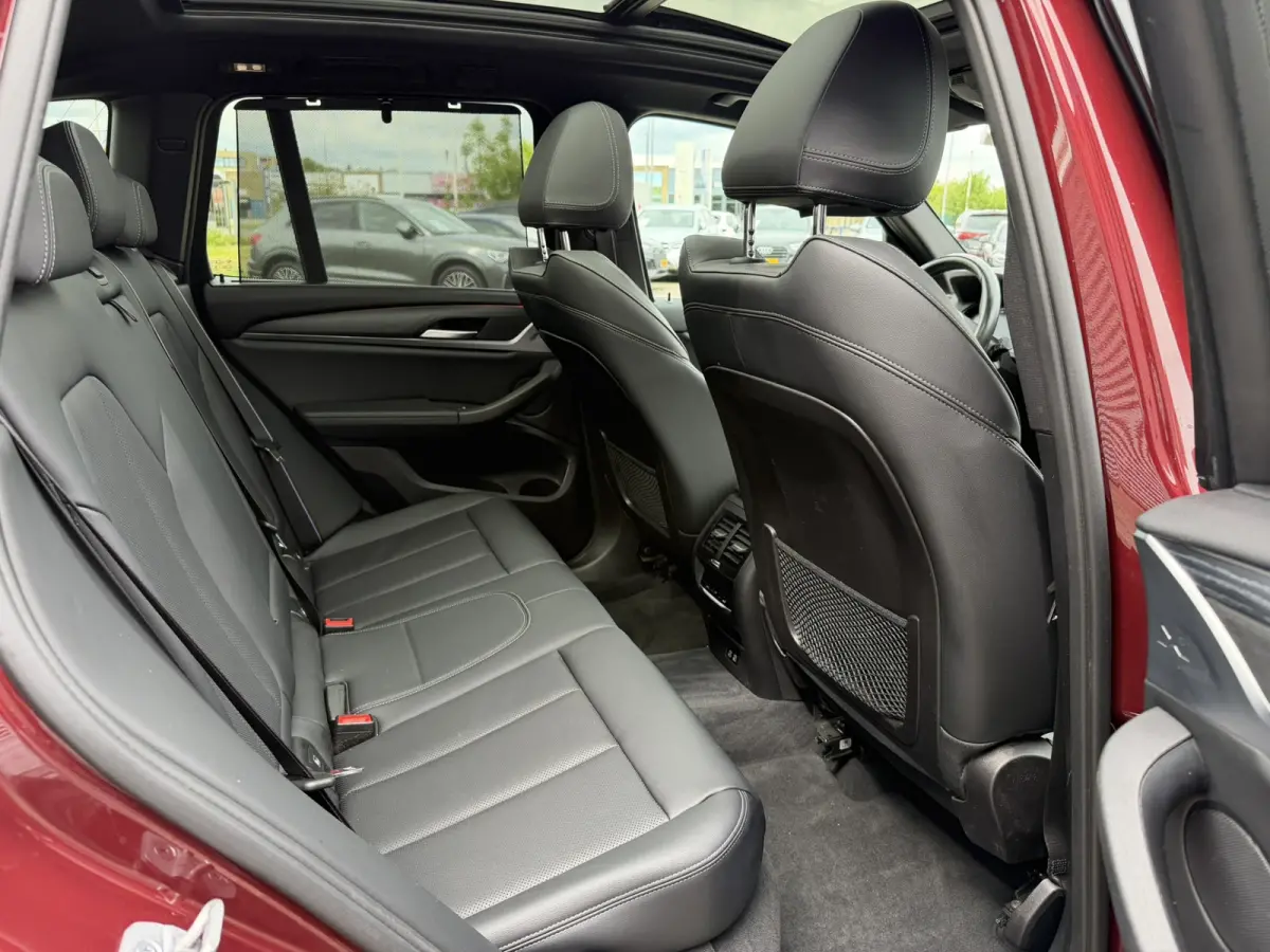 xDrive30e High Executive M Sport Panoramadak Achteruitrijcamera Keyless Entry Carplay Stuurwielverwarming