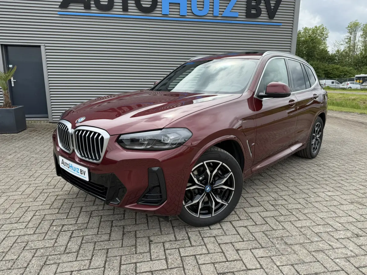 xDrive30e High Executive M Sport Panoramadak Achteruitrijcamera Keyless Entry Carplay Stuurwielverwarming