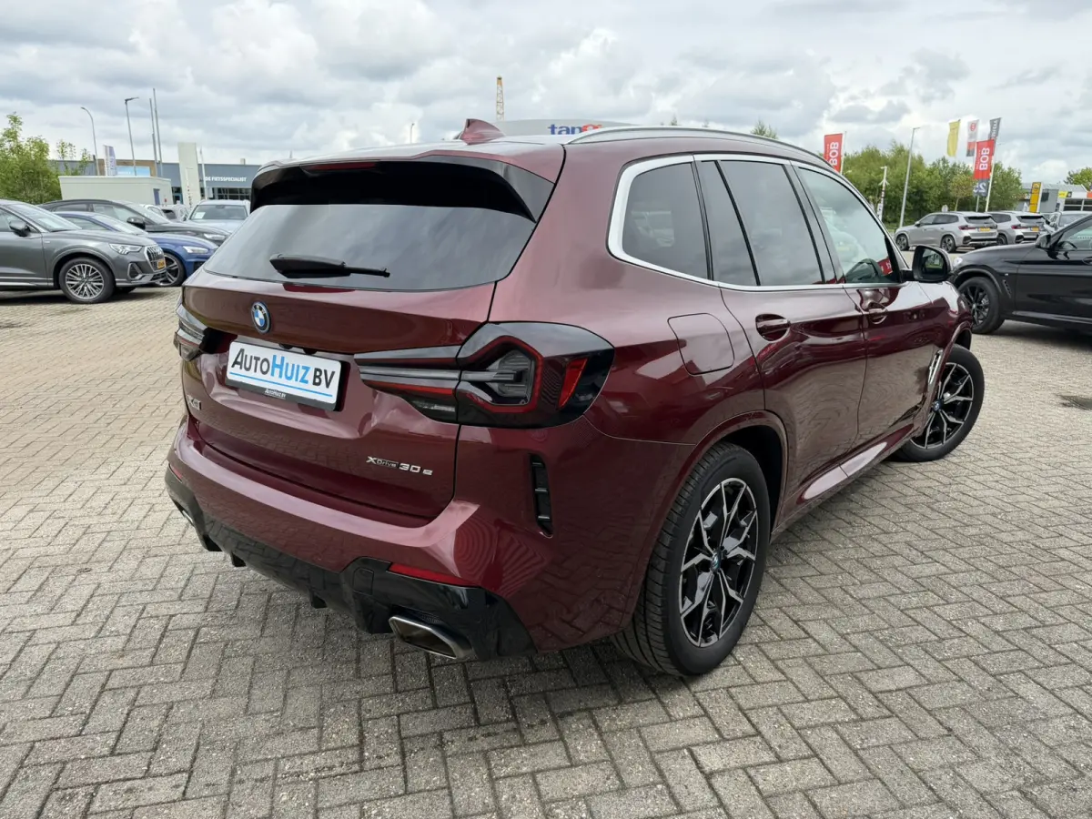 xDrive30e High Executive M Sport Panoramadak Achteruitrijcamera Keyless Entry Carplay Stuurwielverwarming