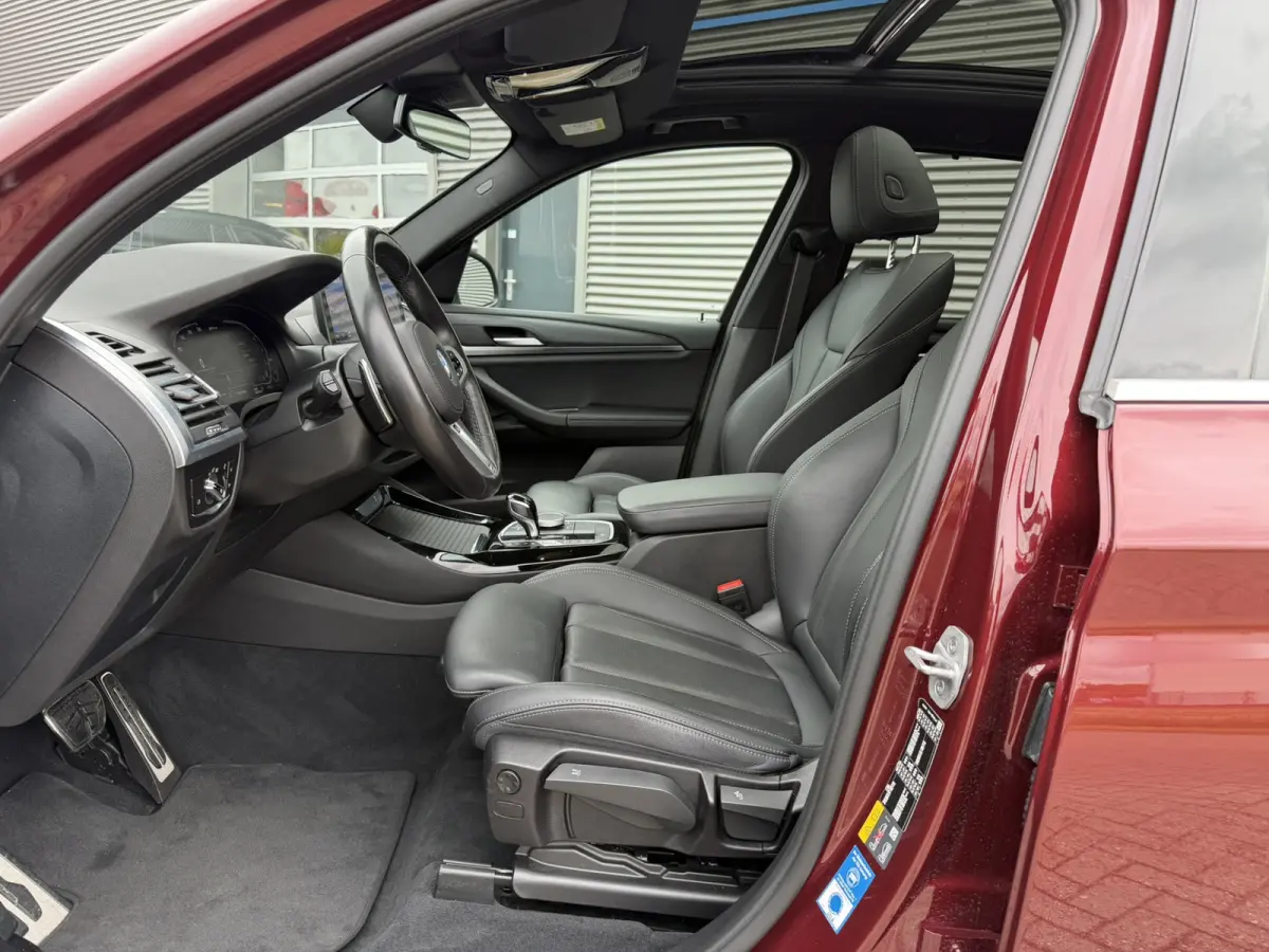 xDrive30e High Executive M Sport Panoramadak Achteruitrijcamera Keyless Entry Carplay Stuurwielverwarming