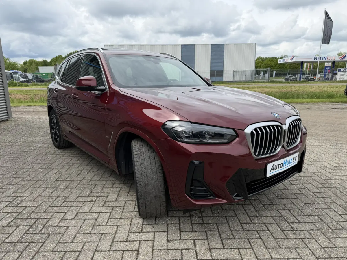 xDrive30e High Executive M Sport Panoramadak Achteruitrijcamera Keyless Entry Carplay Stuurwielverwarming