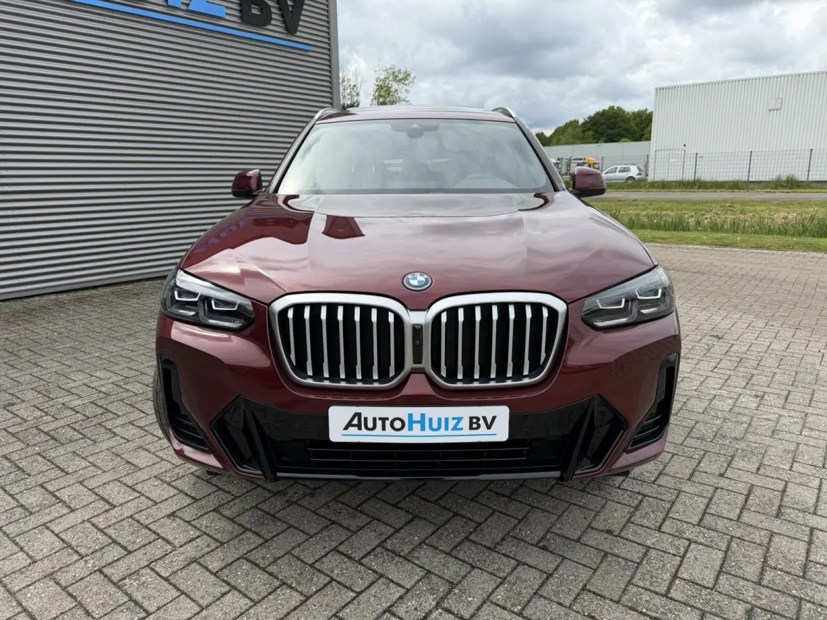 xDrive30e High Executive M Sport Panoramadak Achteruitrijcamera Keyless Entry Carplay Stuurwielverwarming