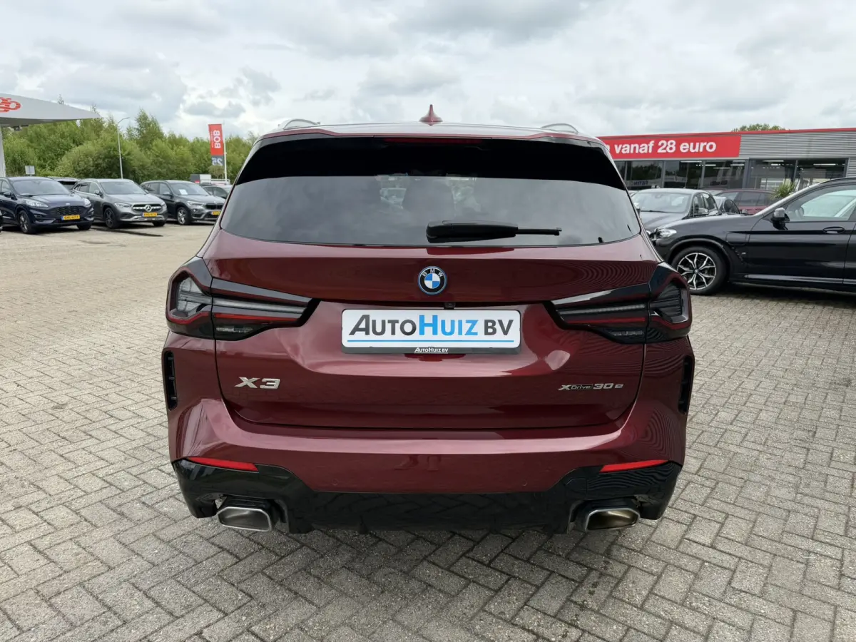 xDrive30e High Executive M Sport Panoramadak Achteruitrijcamera Keyless Entry Carplay Stuurwielverwarming