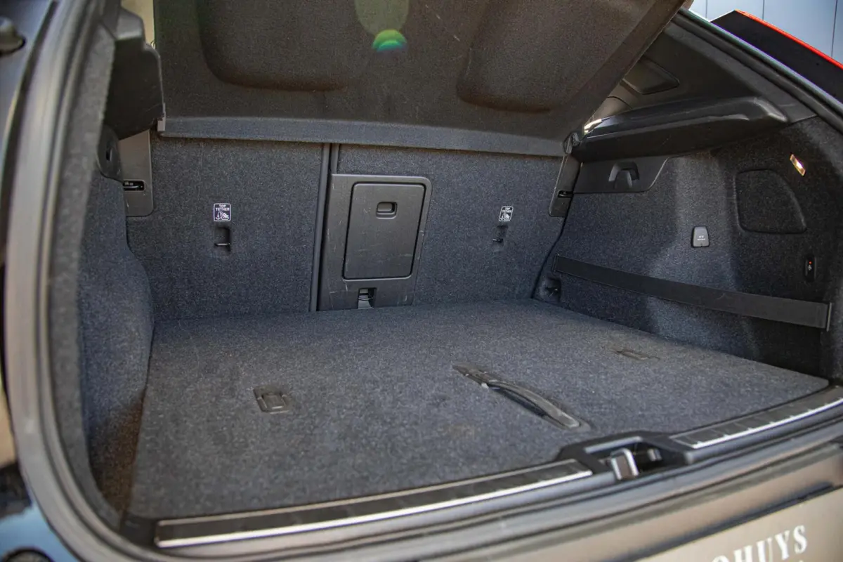 2.0 B4 Inscription Trekhaak|Leder|360 camera|Keyless