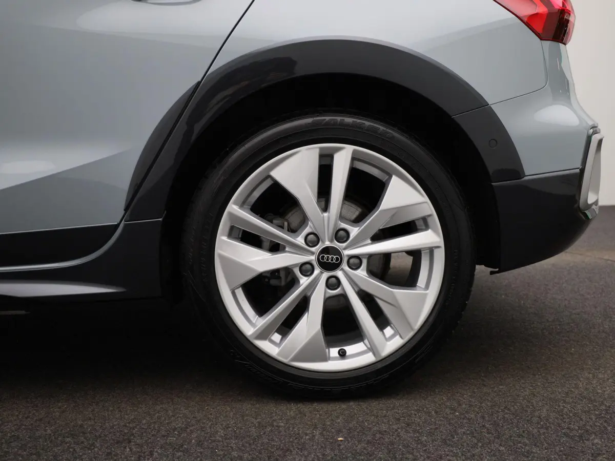 40 TFSI e Advanced edition | Automaat | navigatie | Airco | Stoelverwarming |