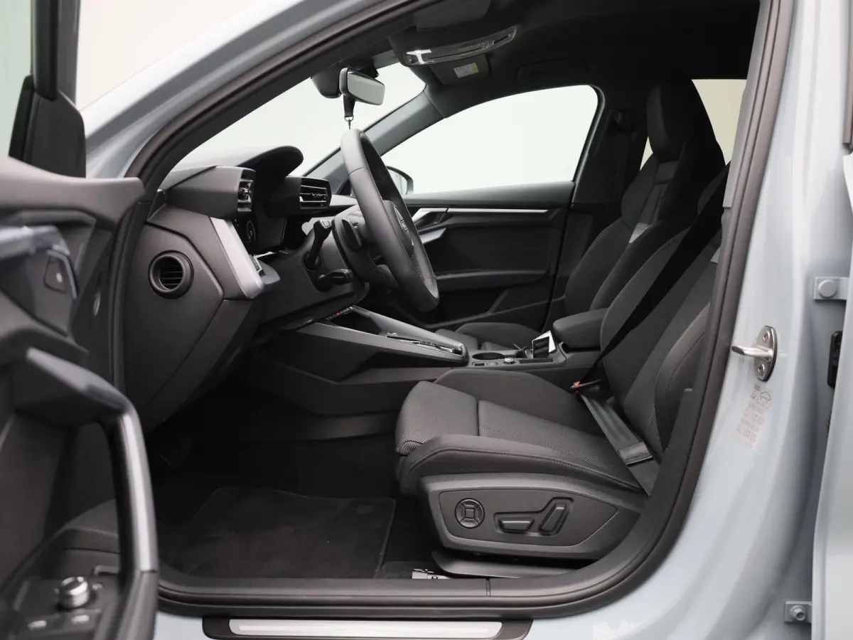 40 TFSI e Advanced edition | Automaat | navigatie | Airco | Stoelverwarming |