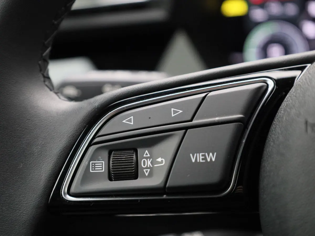 40 TFSI e Advanced edition | Automaat | navigatie | Airco | Stoelverwarming |