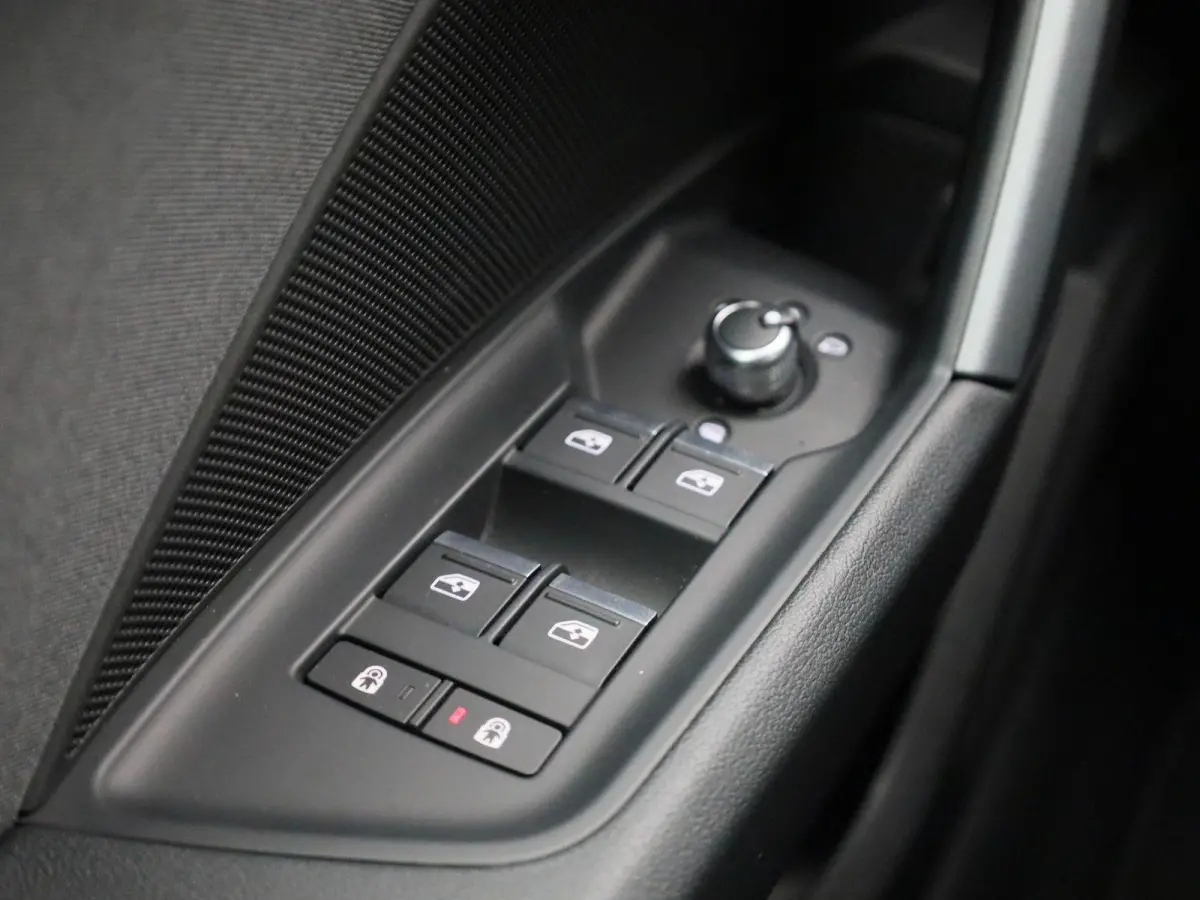 40 TFSI e Advanced edition | Automaat | navigatie | Airco | Stoelverwarming |