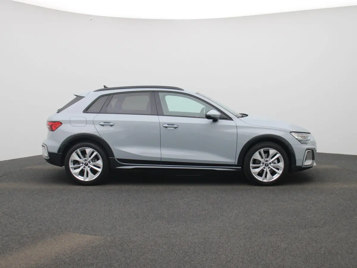 40 TFSI e Advanced edition 204 PK l Adaptive cruise control l Climate control l Achteruitrijcamera l Navigatie l LED-koplampen l Trekhaak l Elektr. instel. bestuurd.stoel l Stoelverwarming