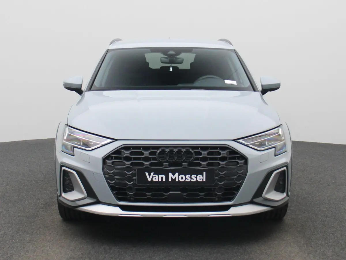 40 TFSI e Advanced edition 204 PK l Adaptive cruise control l Climate control l Achteruitrijcamera l Navigatie l LED-koplampen l Trekhaak l Elektr. instel. bestuurd.stoel l Stoelverwarming