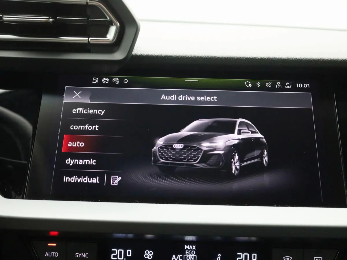 40 TFSI e Advanced edition 204 PK l Adaptive cruise control l Climate control l Achteruitrijcamera l Navigatie l LED-koplampen l Trekhaak l Elektr. instel. bestuurd.stoel l Stoelverwarming
