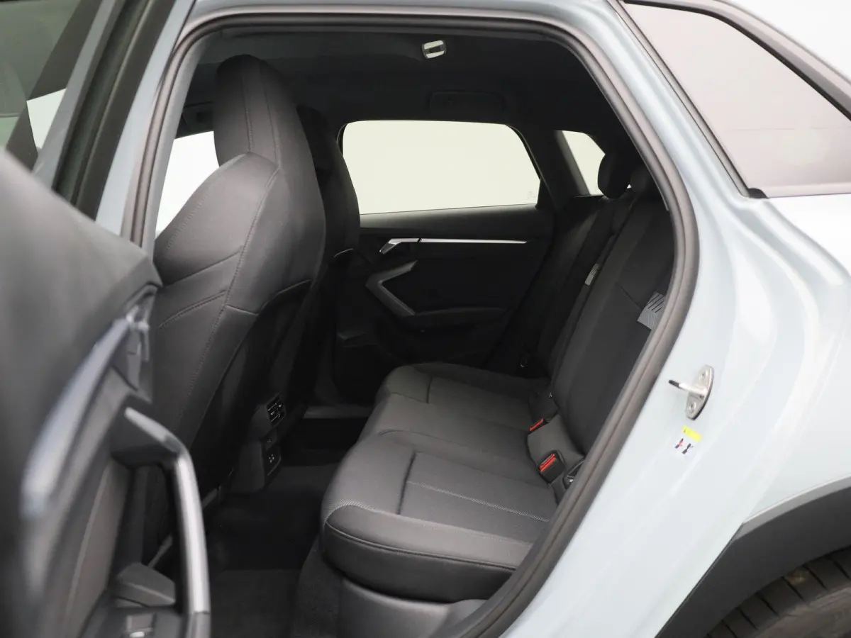 40 TFSI e Advanced edition 204 PK l Adaptive cruise control l Climate control l Achteruitrijcamera l Navigatie l LED-koplampen l Trekhaak l Elektr. instel. bestuurd.stoel l Stoelverwarming