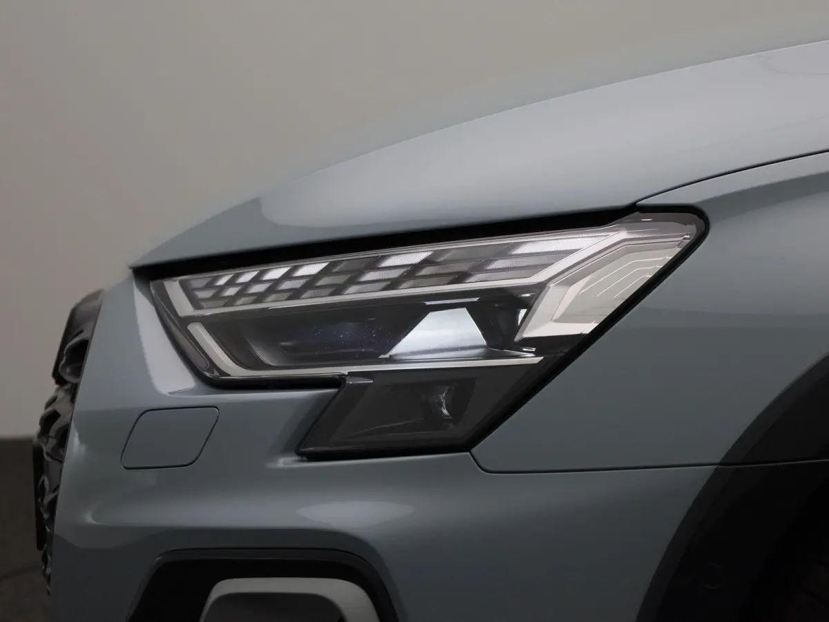 40 TFSI e Advanced edition 204 PK l Adaptive cruise control l Climate control l Achteruitrijcamera l Navigatie l LED-koplampen l Trekhaak l Elektr. instel. bestuurd.stoel l Stoelverwarming