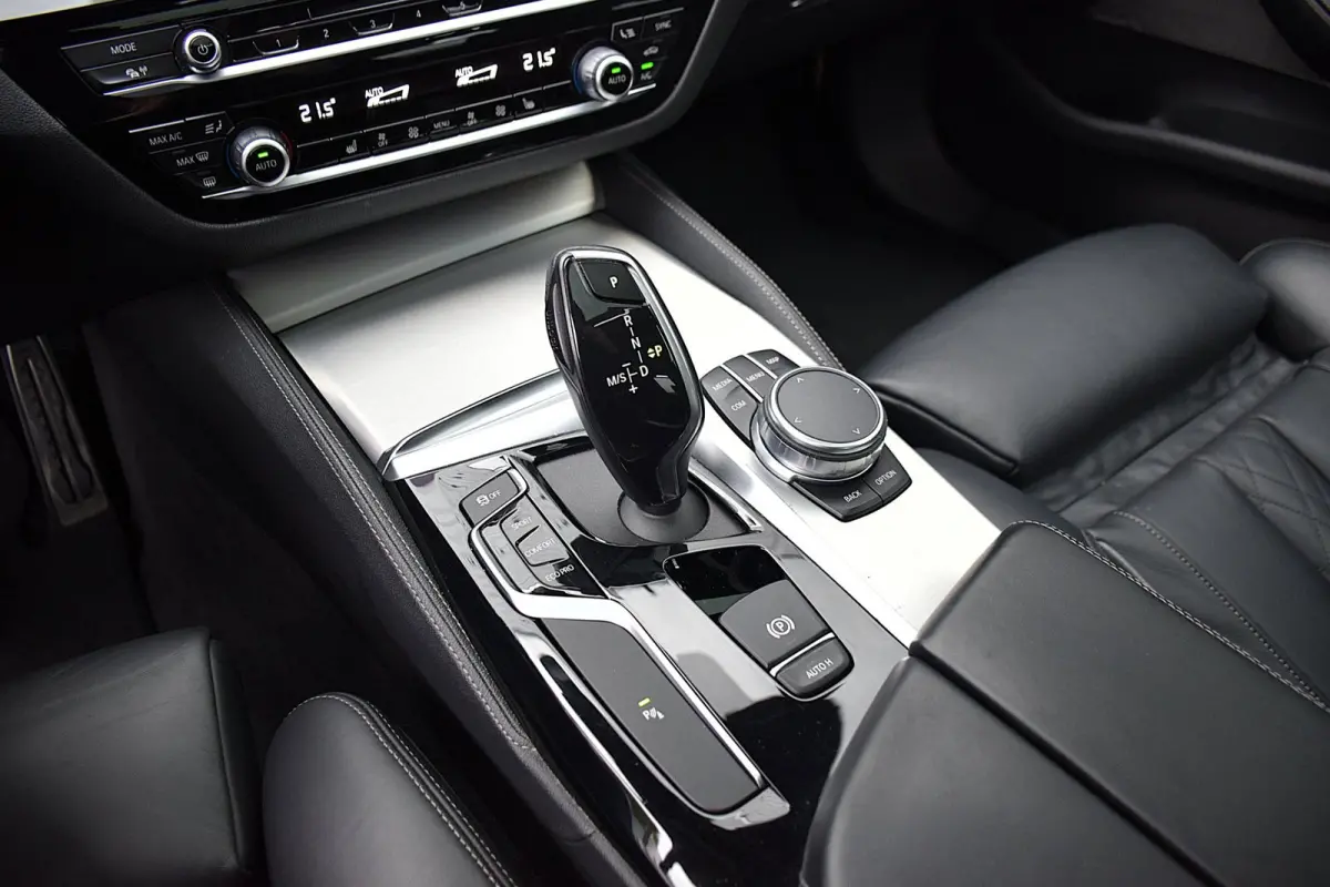 520i Corporate Lease High Executive*2e eigenaar*112Dkm*NAP*Dak*H&K*