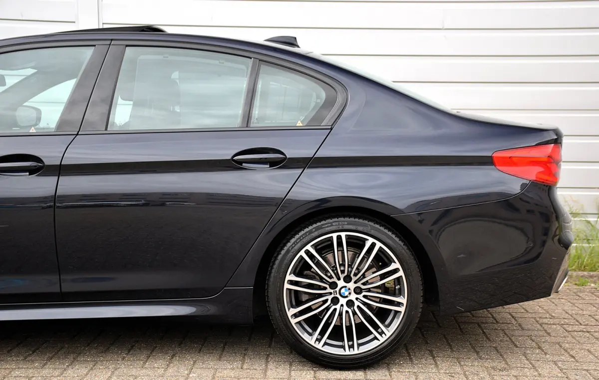 520i Corporate Lease High Executive*2e eigenaar*112Dkm*NAP*Dak*H&K*
