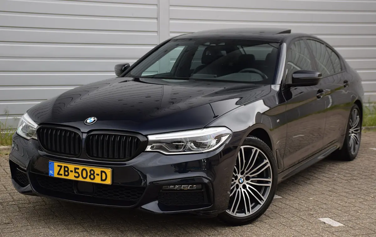520i Corporate Lease High Executive*2e eigenaar*112Dkm*NAP*Dak*H&K*