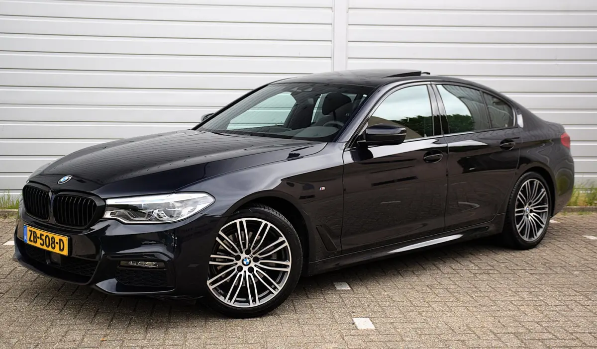520i Corporate Lease High Executive*2e eigenaar*112Dkm*NAP*Dak*H&K*