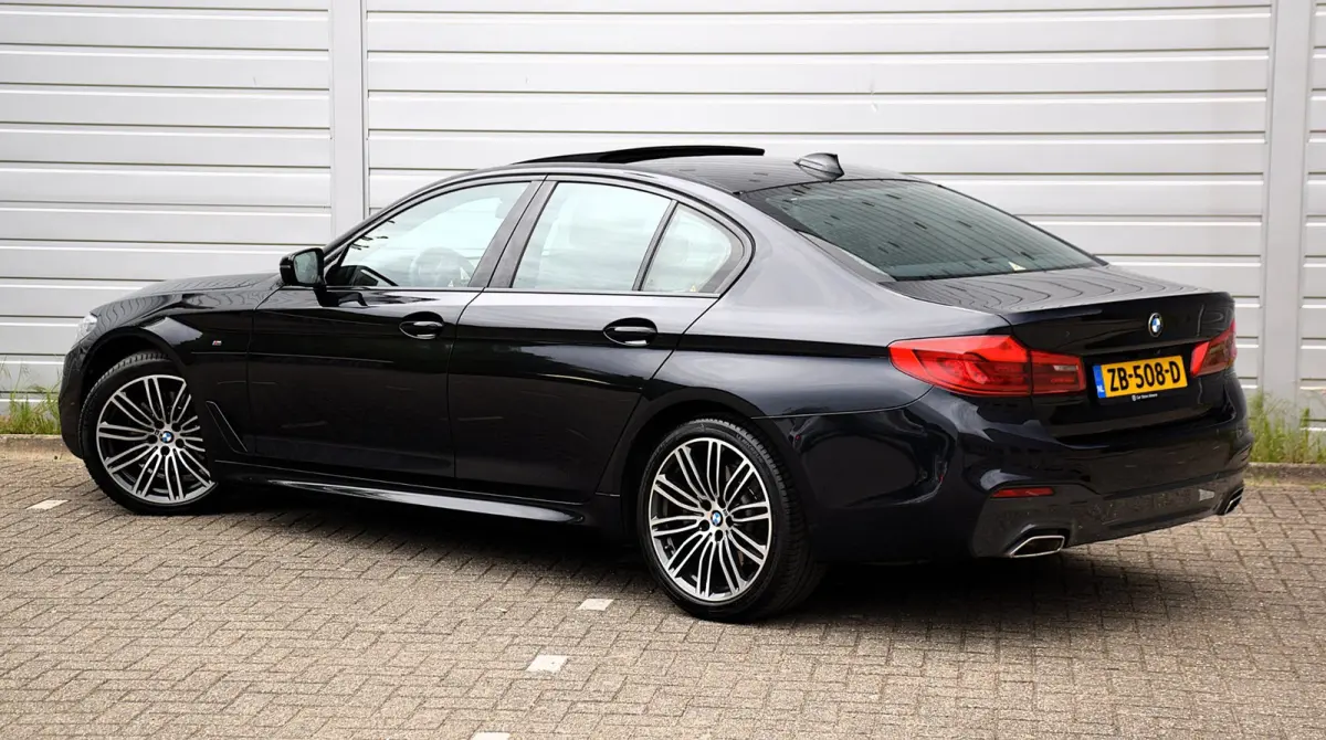520i Corporate Lease High Executive*2e eigenaar*112Dkm*NAP*Dak*H&K*