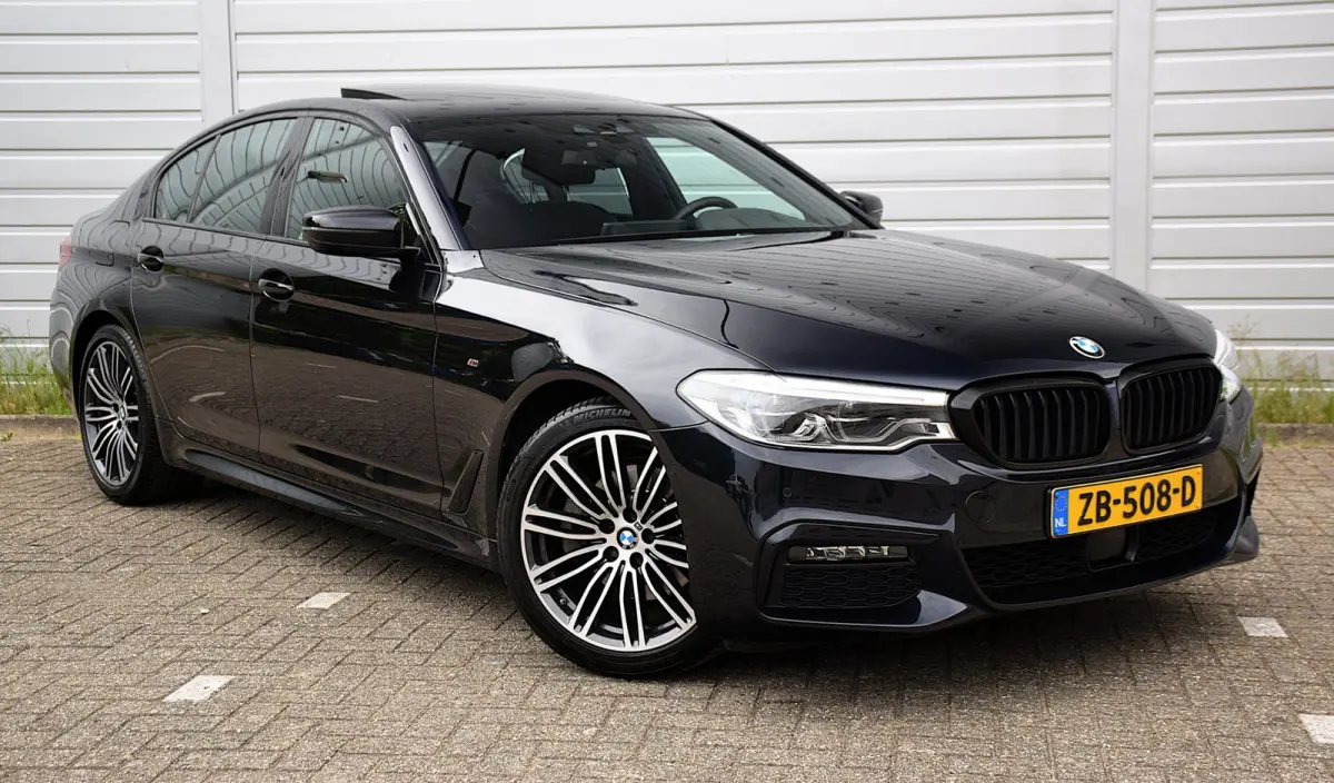 520i Corporate Lease High Executive*2e eigenaar*112Dkm*NAP*Dak*H&K*