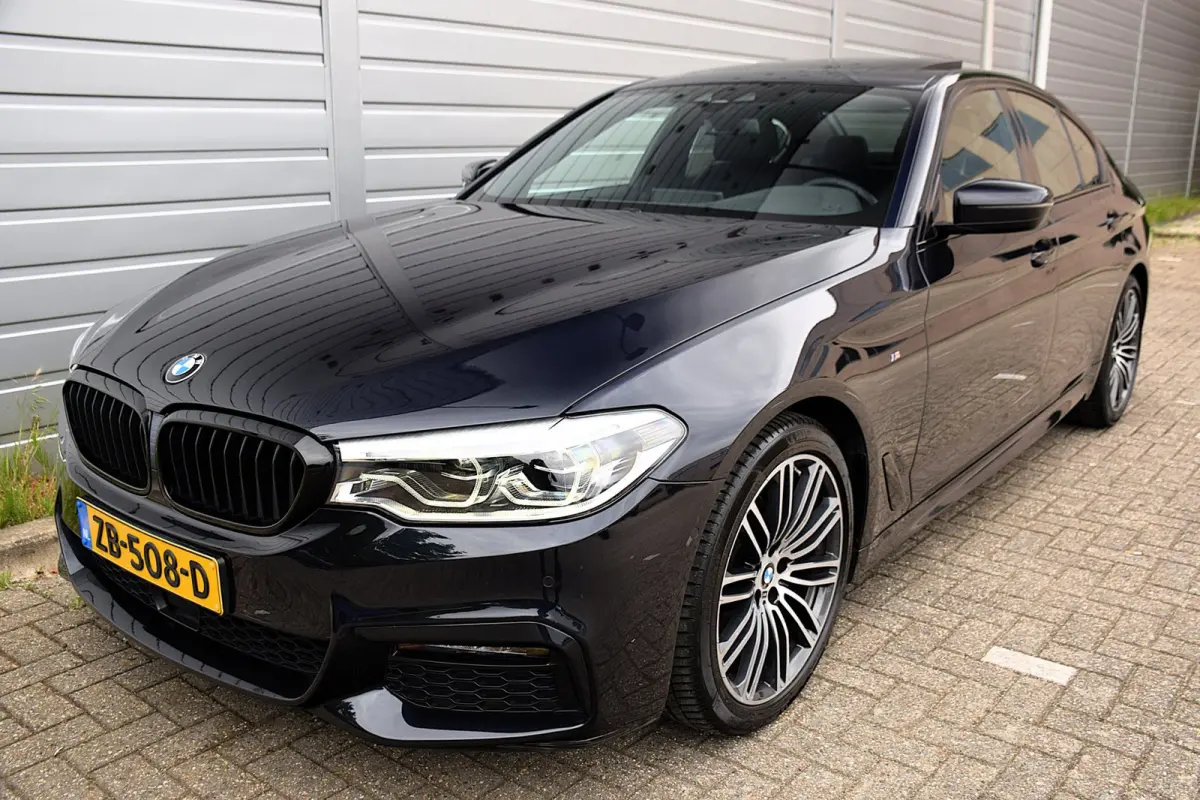520i Corporate Lease High Executive*2e eigenaar*112Dkm*NAP*Dak*H&K*