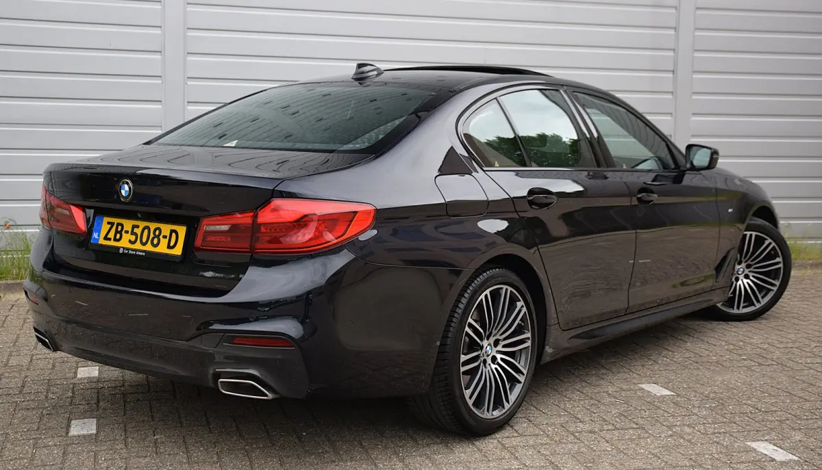 520i Corporate Lease High Executive*2e eigenaar*112Dkm*NAP*Dak*H&K*