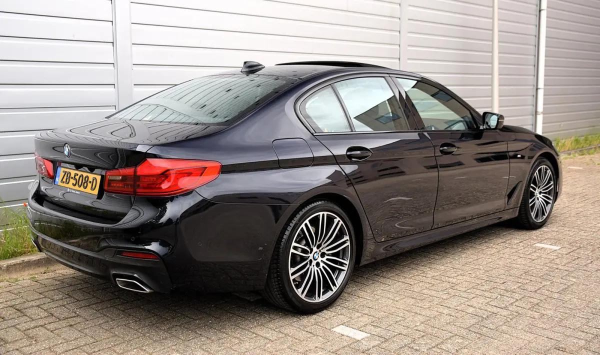 520i Corporate Lease High Executive*2e eigenaar*112Dkm*NAP*Dak*H&K*