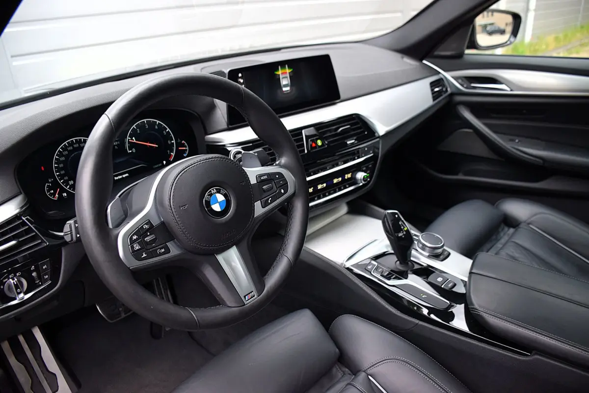 520i Corporate Lease High Executive*2e eigenaar*112Dkm*NAP*Dak*H&K*