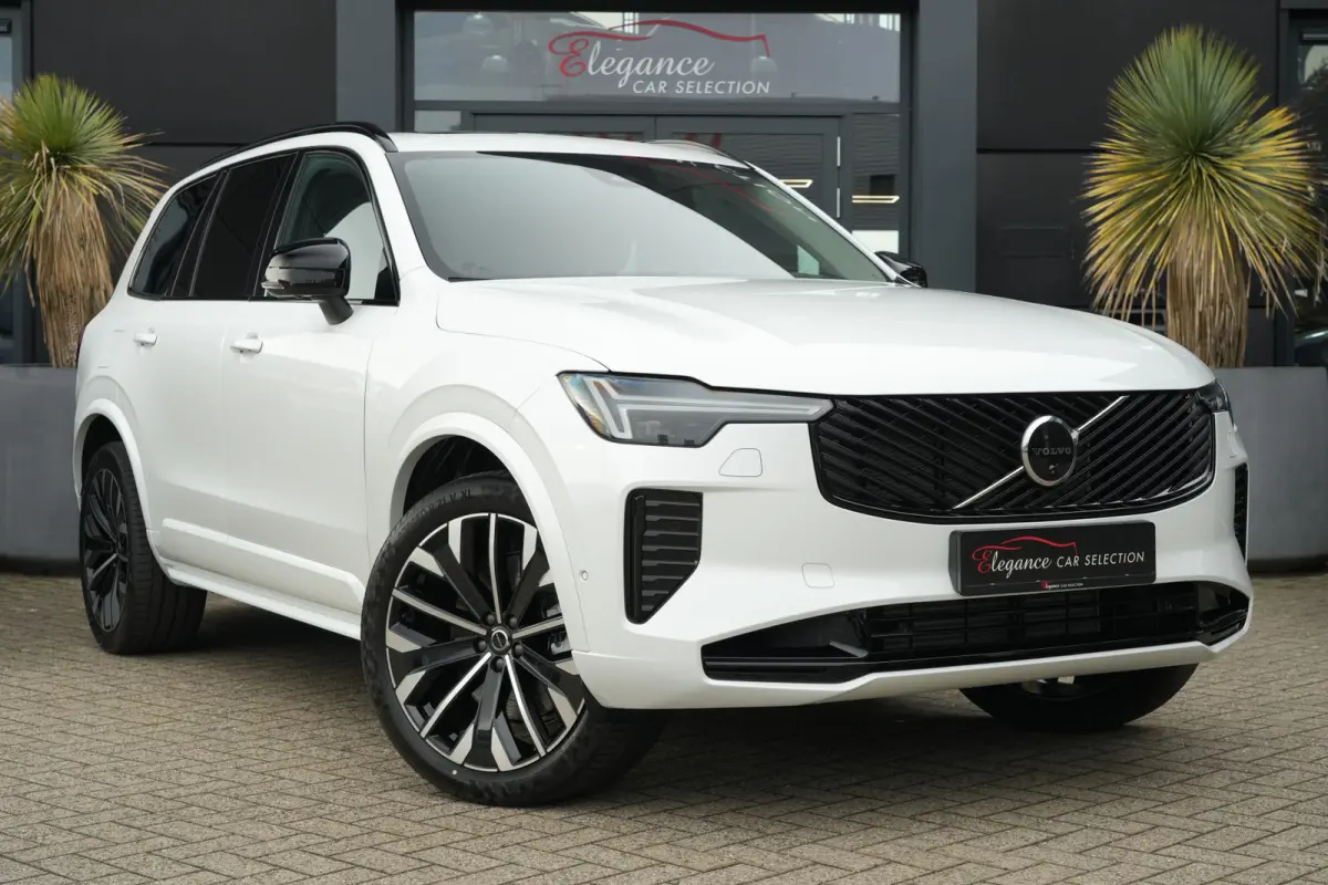 2.0 T8 Plug-in Hybrid AWD Plus Dark | 455 PK | Panoramadak | Bowers & Wilkins | Luchtvering | 360° camera Volvo XC90 2.0 T8 Plug-in Hybrid AWD Plus Dark met 2.0 viercilinder plug-in hybride
