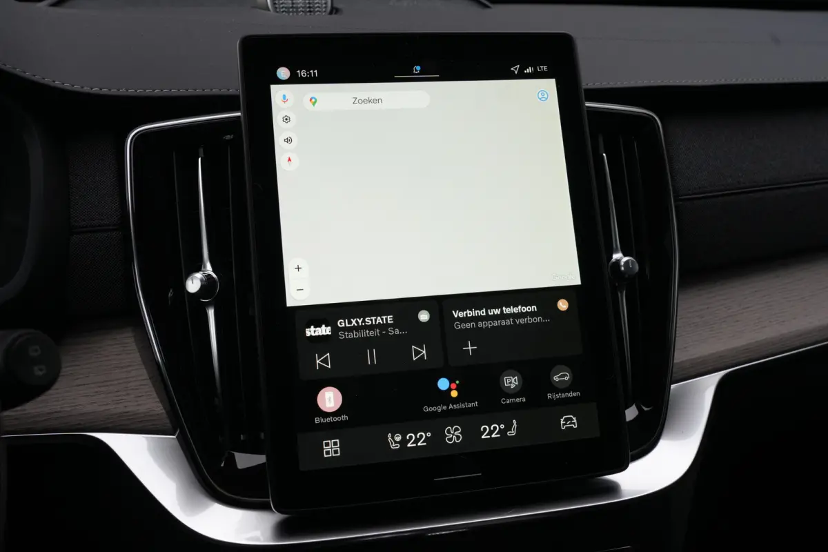 2.0 T8 Plug-in Hybrid AWD Plus Dark | 455 PK | Panoramadak | Bowers & Wilkins | Luchtvering | 360° camera Volvo XC90 2.0 T8 Plug-in Hybrid AWD Plus Dark met 2.0 viercilinder plug-in hybride