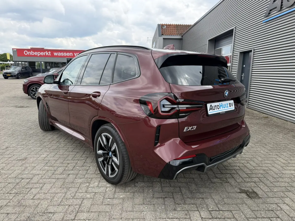 High Executive 80 kWh M Sport Panoramadak ACC Leder Keyless Entry Carplay Achteruitrijcamera BMW Live Dashboard Professional Stuurwielverwarming