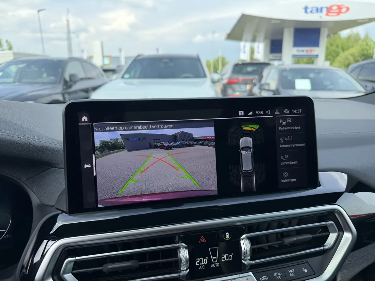 High Executive 80 kWh M Sport Panoramadak ACC Leder Keyless Entry Carplay Achteruitrijcamera BMW Live Dashboard Professional Stuurwielverwarming