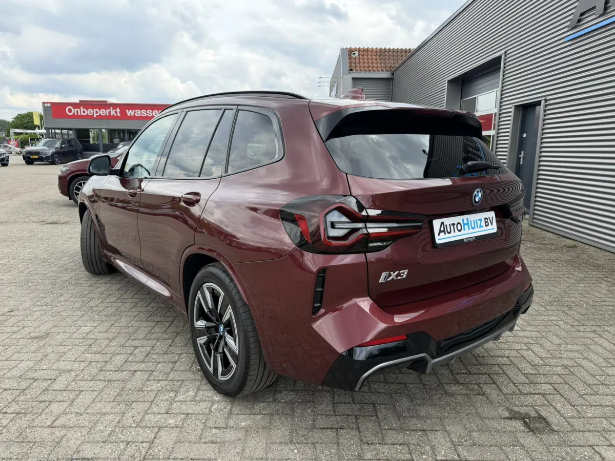 High Executive 80 kWh M Sport Panoramadak ACC Leder Keyless Entry Carplay Achteruitrijcamera BMW Live Dashboard Professional Stuurwielverwarming